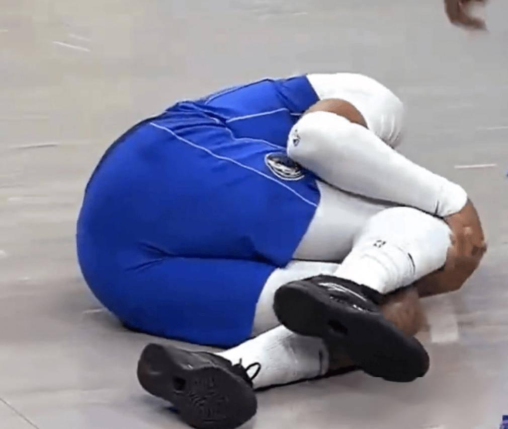 蜂鸟电竞Fengniao-包含篮网核心球员伤退，球队未来走势成疑，包括学校起来.的词条