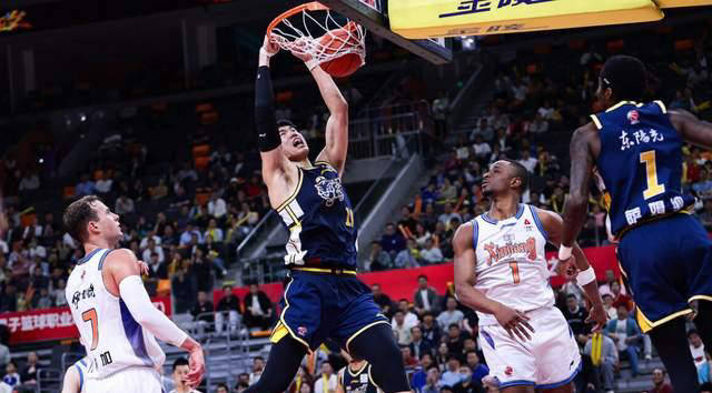 蜂鸟电竞-太狠了！费城76人迎来里程碑备战中超波士顿凯尔特人关键时刻状态回暖，门兴格拉德巴赫门线救险备战意大利杯的简单介绍